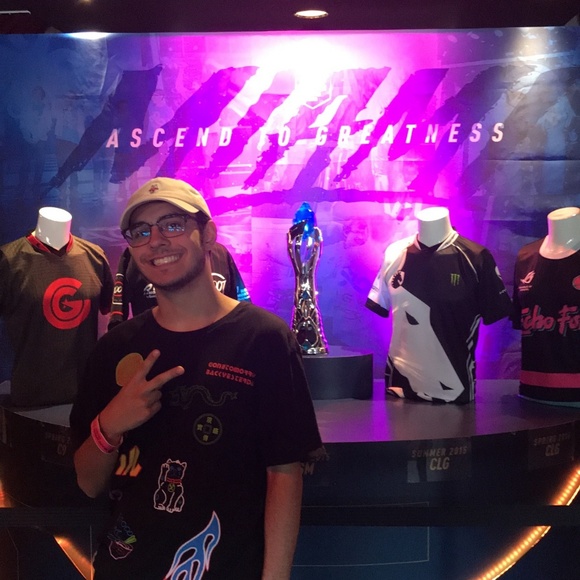 Meet your Posher, Storm - Picture 2 of 2